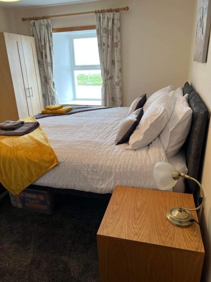 2 Bedroom House Overlooking Pierowall Bay, Westray Экстерьер фото