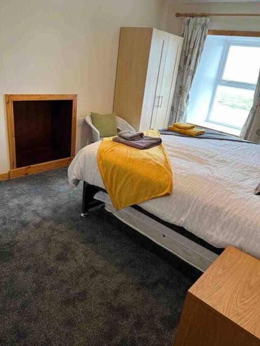 2 Bedroom House Overlooking Pierowall Bay, Westray Экстерьер фото